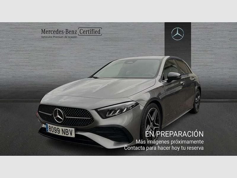 Usado Mercedes A180 109 CV (80 kW) 2025 Gris Utilitario