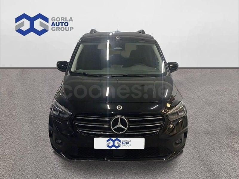 Käytetty Mercedes T180 116 HP (85 kW) 2025 Musta Tila-auto