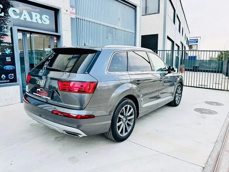 Usado Audi Q7 Design 231 CV (169 kW) 2019 Gris / plata SUV