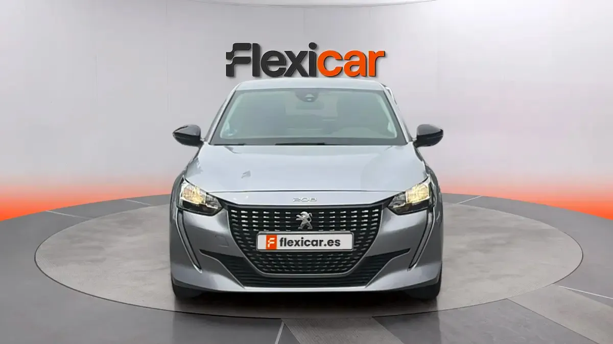 Usado Peugeot 208 Active 101 CV (74 kW) 2023 Gris Utilitario