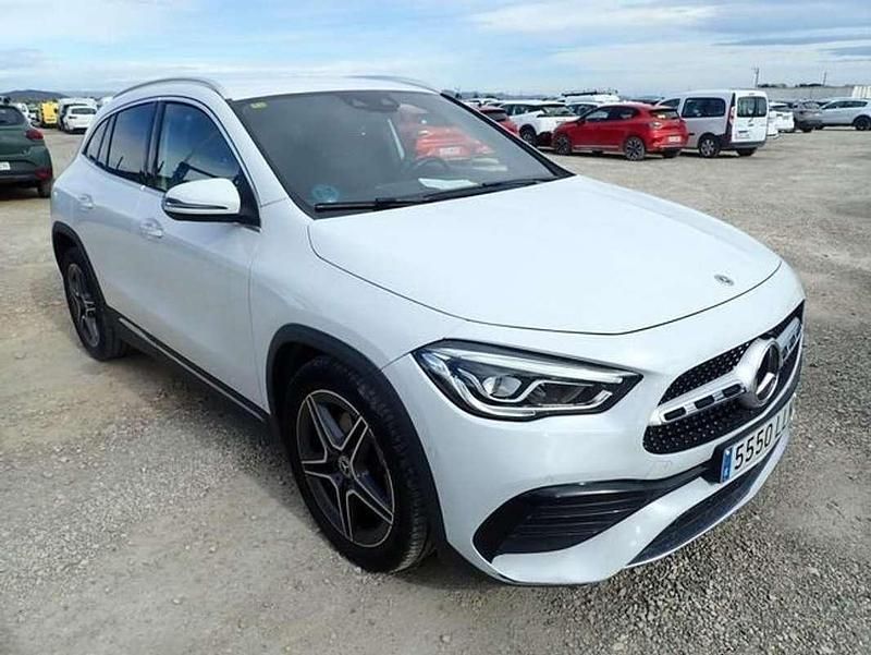 Usado Mercedes GLA200 150 CV (110 kW) 2020 Blanco SUV