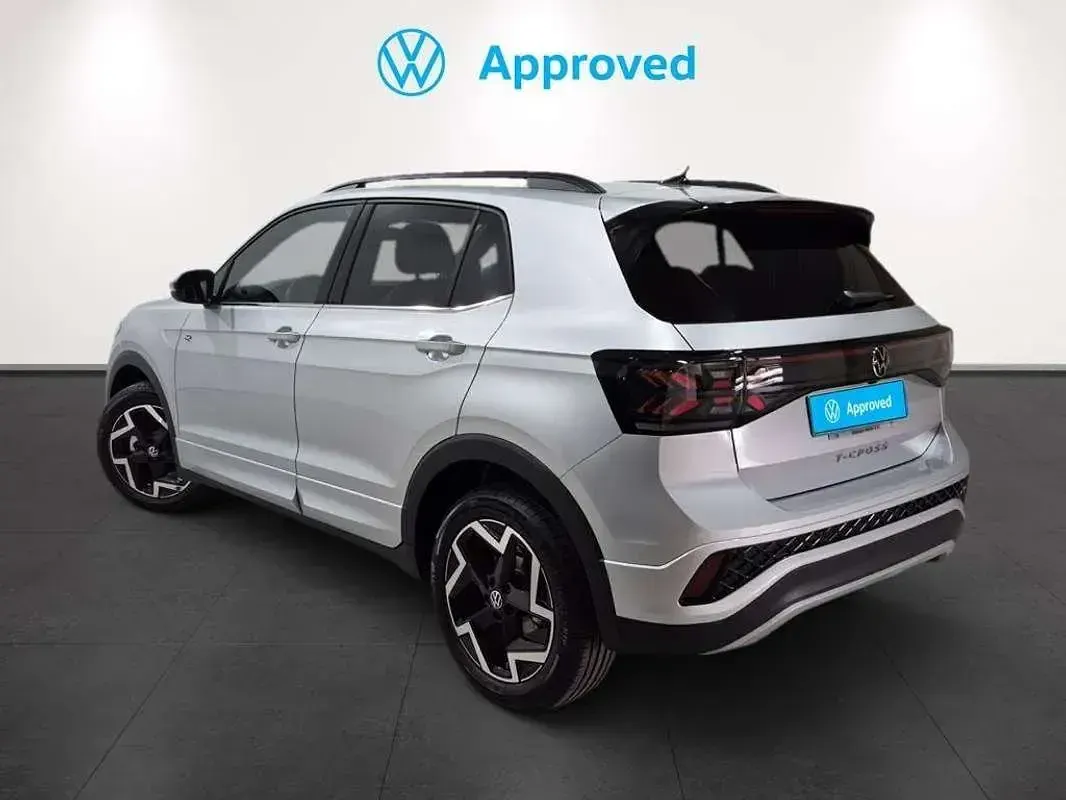 Usado VW T-Cross R-line 116 CV (85 kW) 2025 Gris SUV