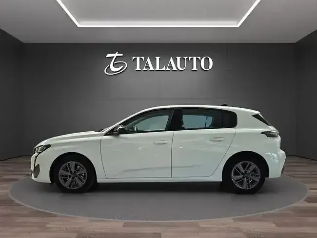 Usado Peugeot 308 Active 130 CV (95 kW) 2022 Blanco
