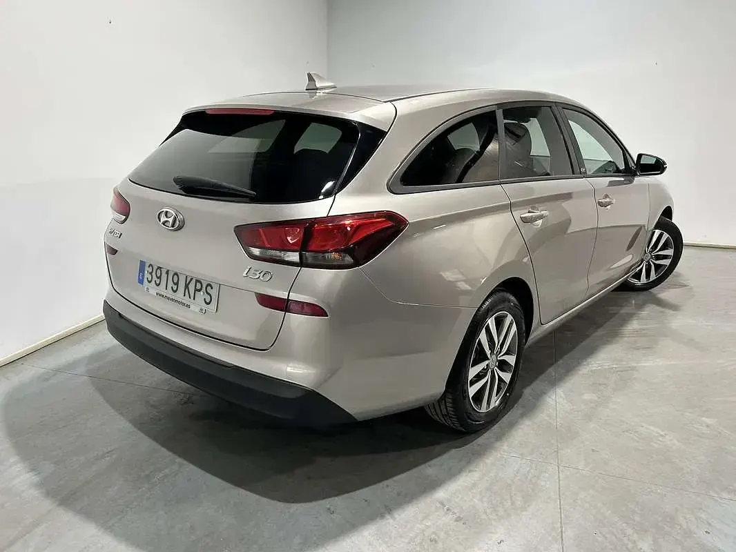Usado Hyundai i30 GO! 116 CV (85 kW) 2018 Beige Familiar