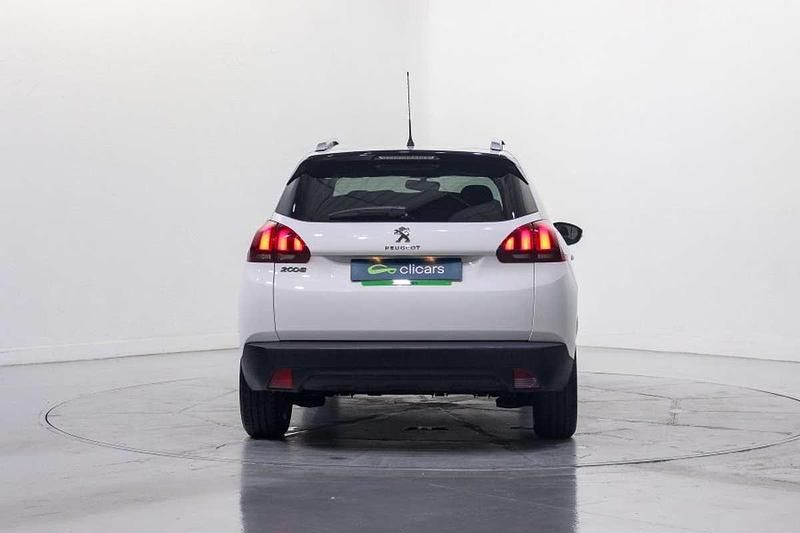 Usado Peugeot 2008 Style 82 CV (60 kW) 2018 Blanco SUV