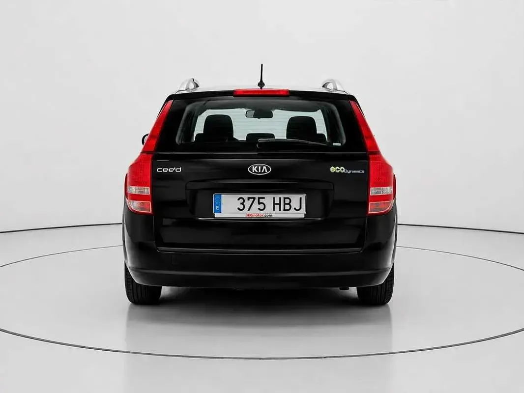 Usado Kia Ceed Sportswagon 116 CV (85 kW) 2011 Negro Familiar