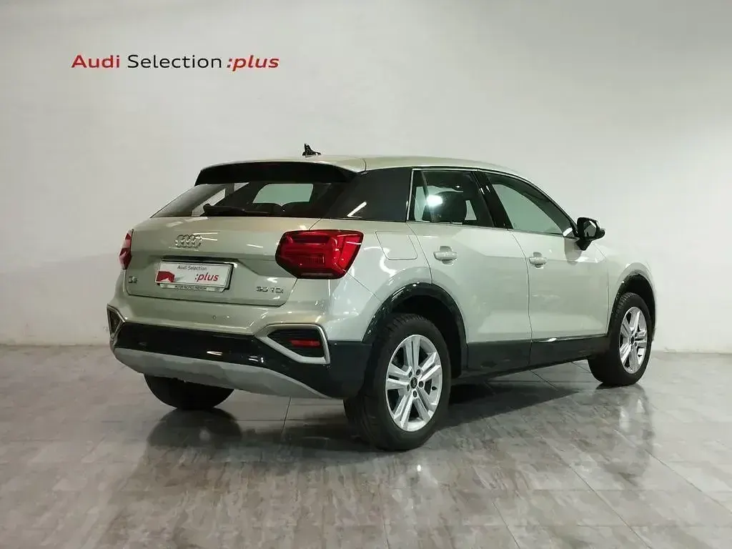 Usado Audi Q2 Advanced Plus 116 CV (85 kW) 2025 Gris SUV