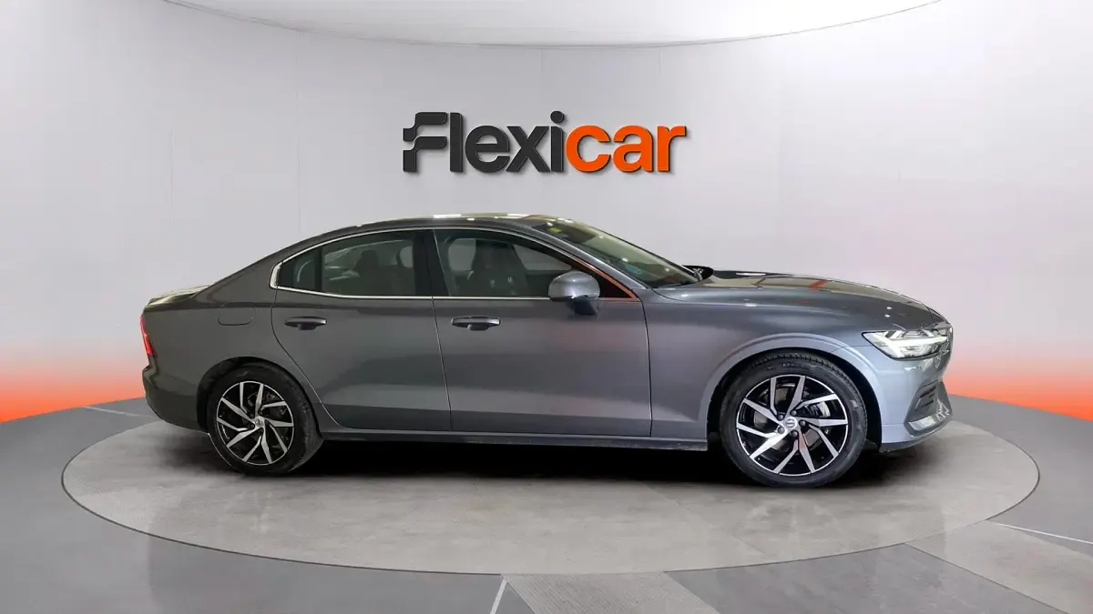 Usado Volvo S60 190 CV (139 kW) 2020 Gris Berlina