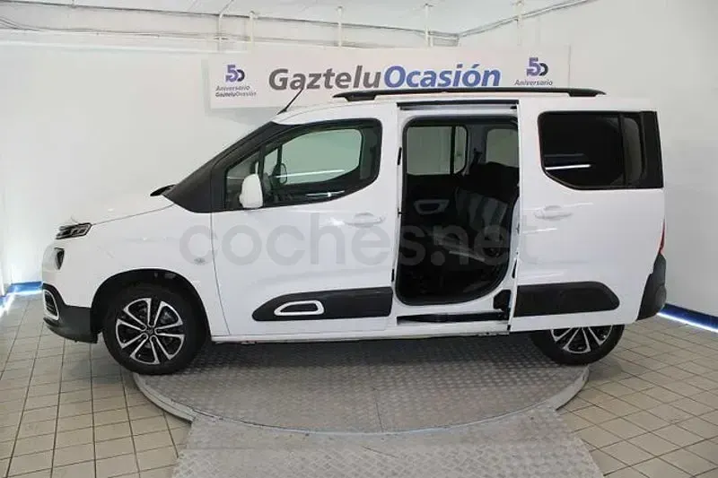 Usado Citroën Berlingo Feel 102 CV (75 kW) 2023 Blanco Monovolumen