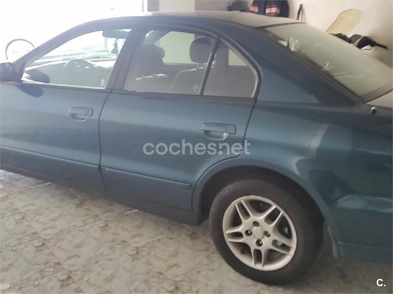 Usado Mitsubishi Galant 136 CV (100 kW) 2001 Azul Berlina