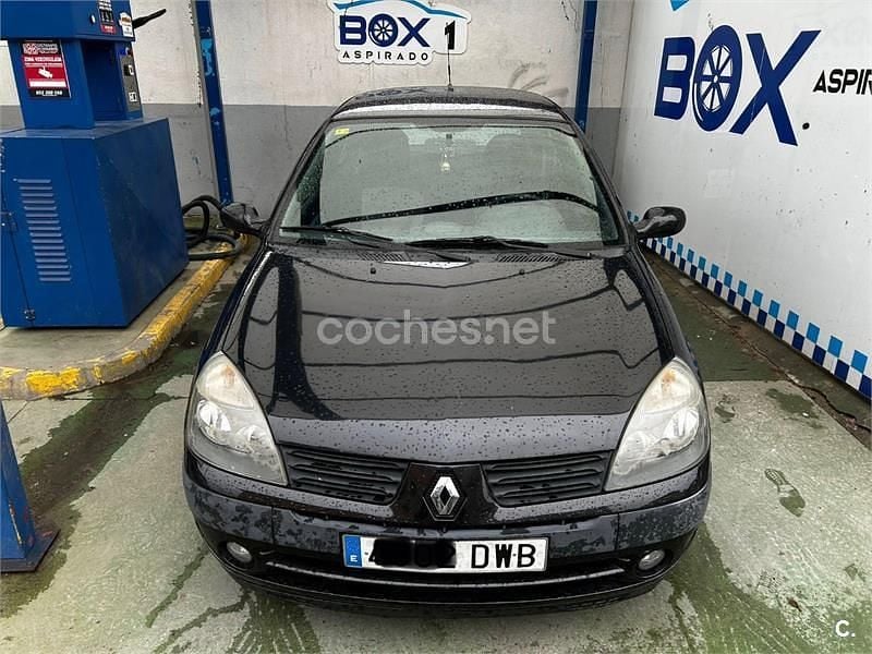Negro Usado 2006 Renault Clio II Authentique Berlina | 1900 € (Super precio) - Imagen 1/4