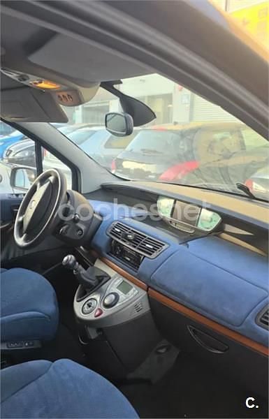 Usado Lancia Phedra 128 CV (94 kW) 2004 Negro Monovolumen