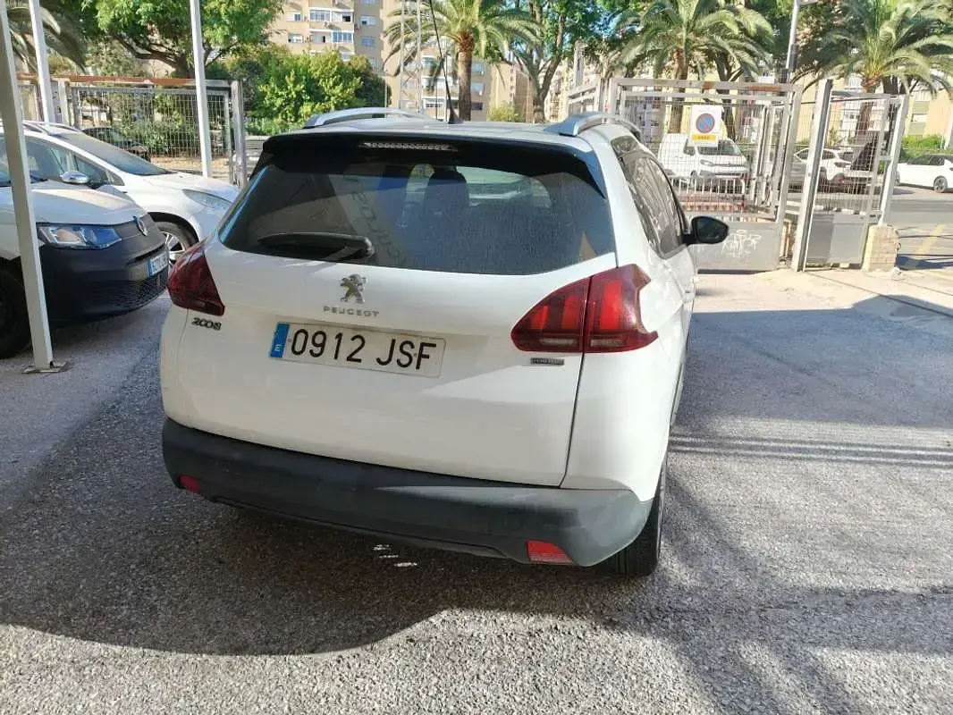 Usado Peugeot 2008 Active 82 CV (60 kW) 2016 SUV