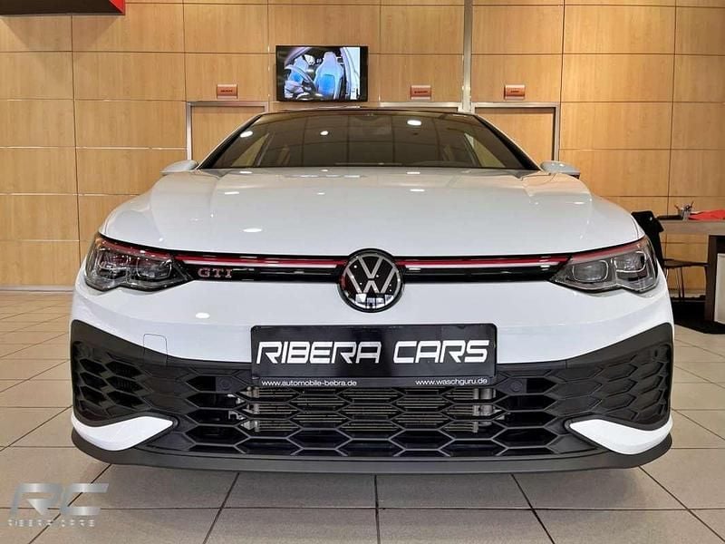 Usado VW Golf VIII GTI 301 CV (221 kW) 2023 Blanco Utilitario