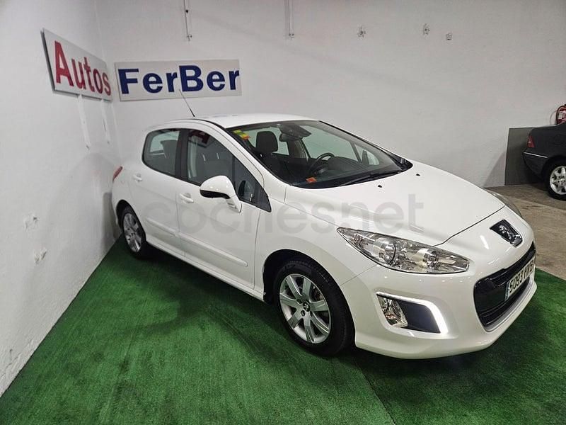 Usado Peugeot 308 Active 112 CV (82 kW) 2012 Blanco Berlina