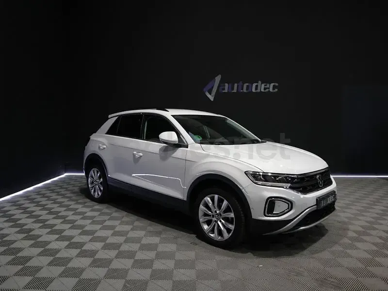 Usado VW T-Roc Life 150 CV (110 kW) 2023 Blanco SUV