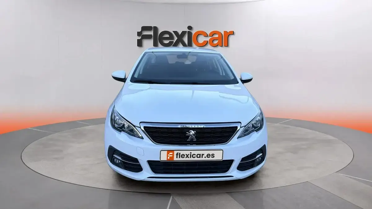 Usado Peugeot 308 SW Access 100 CV (73 kW) 2018 Blanco Familiar