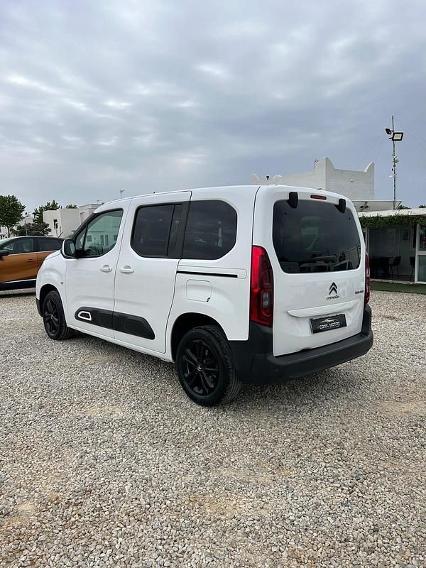 Usado Citroën Berlingo Feel 102 CV (75 kW) 2019 Blanco Monovolumen