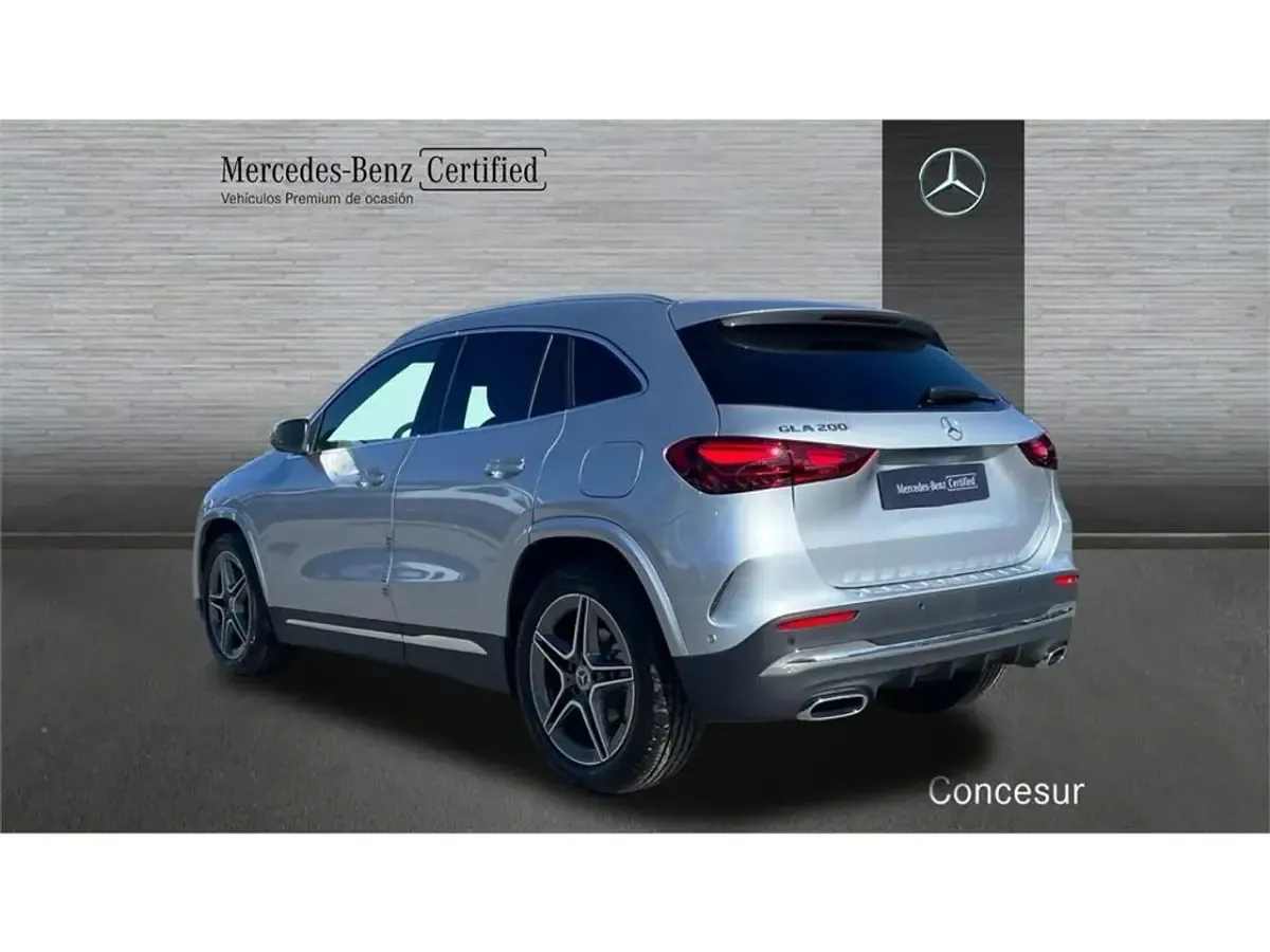Usado Mercedes GLA200 163 CV (119 kW) 2025 Plata SUV