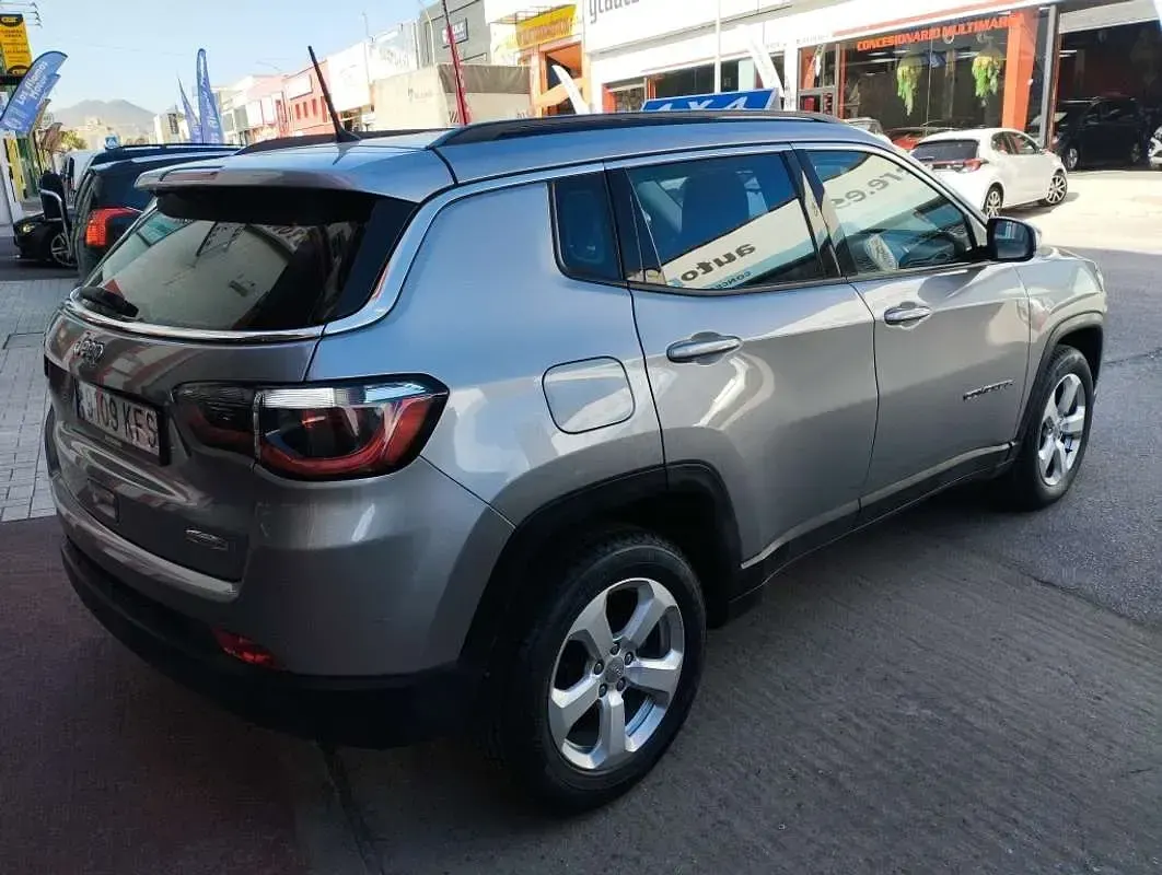 Usado Jeep Compass Longitude 120 CV (88 kW) 2017 Beige SUV