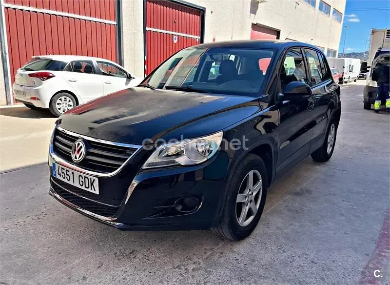 Używany VW Tiguan 140 KM (102 kW) 2008 Czarny SUV