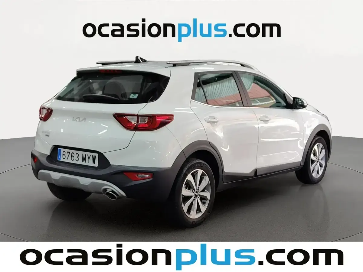 Usado Kia Stonic 100 CV (73 kW) 2025 Blanco SUV