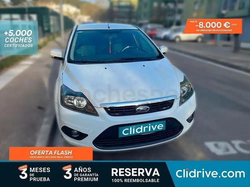 Usado Ford Focus Trend 100 CV (73 kW) 2011 Blanco Berlina