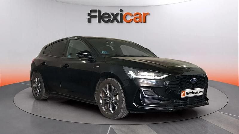 Usado Ford Focus ST-Line 125 CV (91 kW) 2023 Negro Berlina