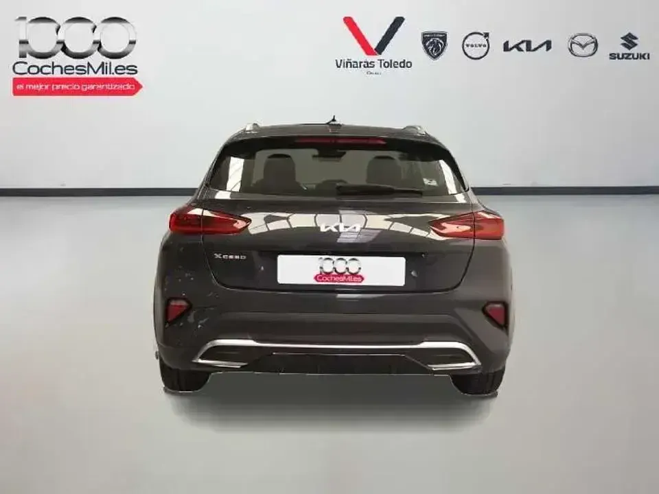 Usado Kia XCeed 100 CV (73 kW) 2024 Negro SUV