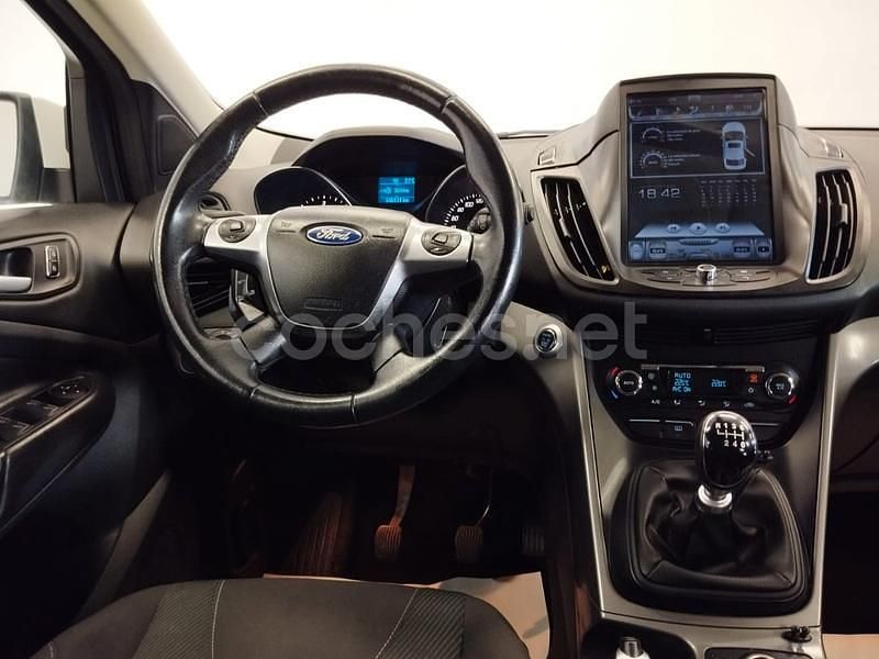Usado Ford Kuga Trend 120 CV (88 kW) 2015 Blanco SUV