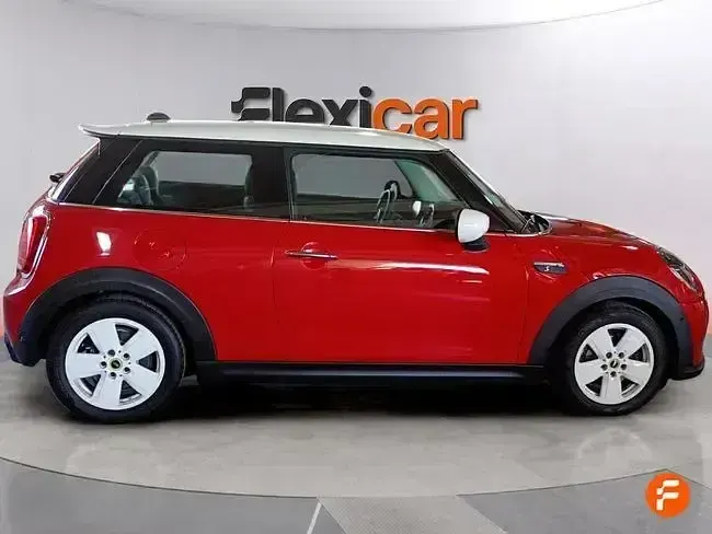 Usado Mini Cooper SE 135 kW (184 CV) 2022 Rojo Utilitario