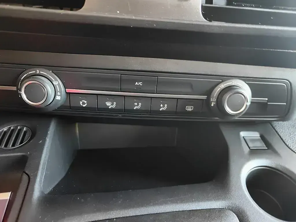 Usado Peugeot e-Rifter Allure 100 kW (136 CV) 2023 Epr blanc icy Monovolumen
