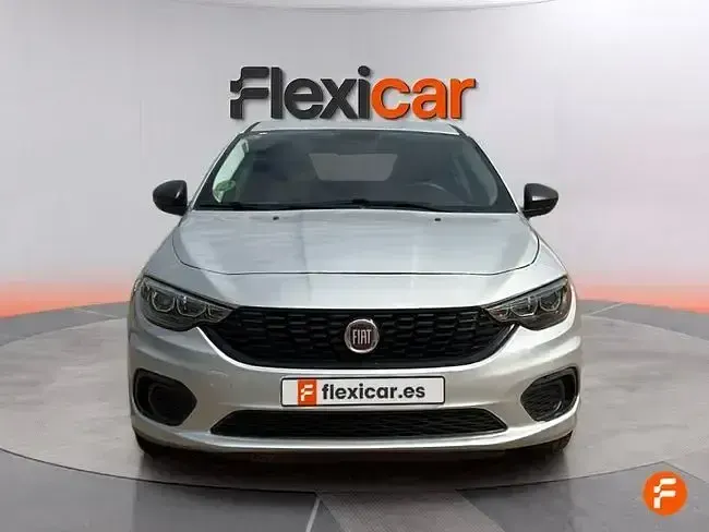 Usado Fiat Tipo Pop 95 CV (69 kW) 2019 Gris Familiar