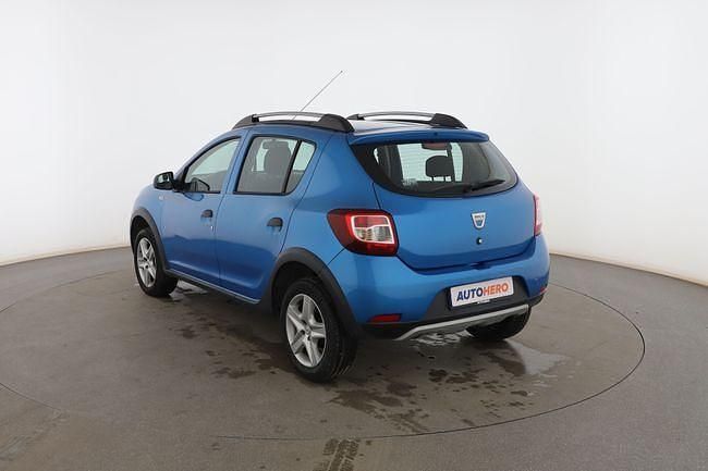 Usado Dacia Sandero Stepway 90 CV (66 kW) 2014 Azul Utilitario