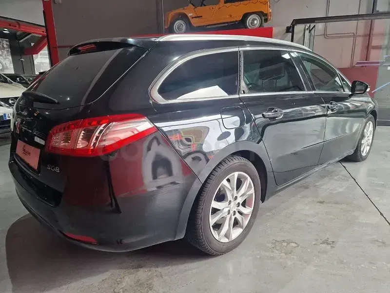 Usado Peugeot 508 SW Active 150 CV (110 kW) 2016 Negro Familiar