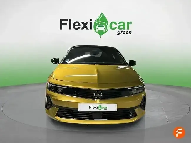 Usado Opel Astra GS Line 181 CV (133 kW) 2022 Amarillo Utilitario
