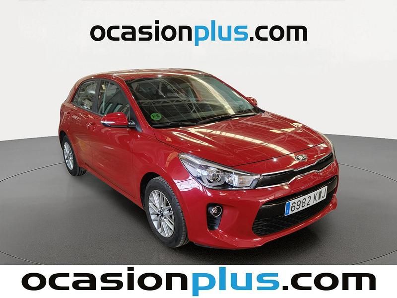 Usado Kia Rio 84 CV (61 kW) 2019 Rojo Utilitario