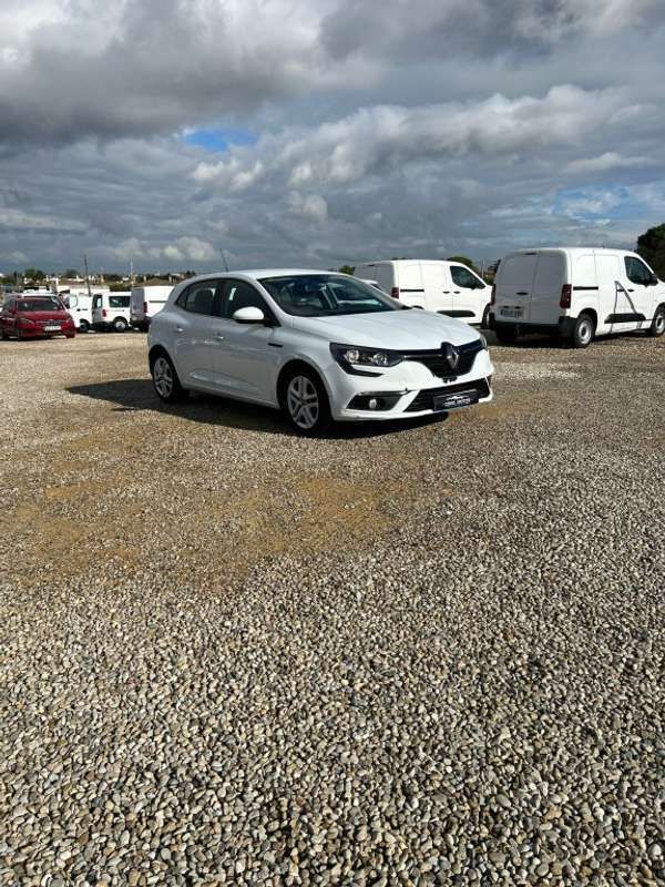 Blanco Usado 2018 Renault Mégane IV LIMITED Utilitario | 9950 € (Precio justo) - Imagen 1/4