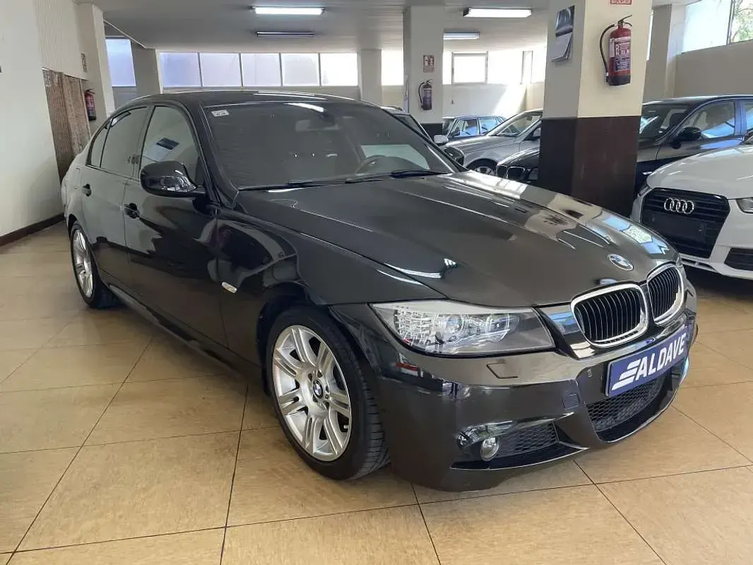 Usado BMW 318 143 CV (105 kW) 2011 Negro Berlina
