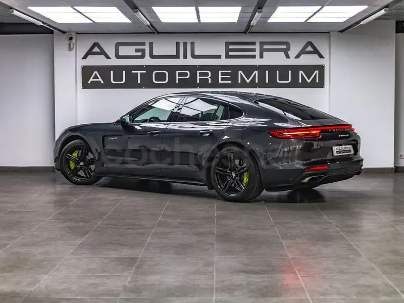 Usado Porsche Panamera 4 E-Hybrid 462 CV (339 kW) 2017 Gris / plata Utilitario