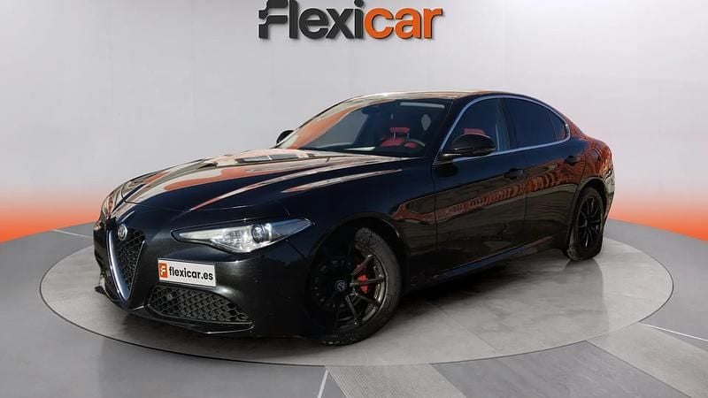 Usado Alfa Romeo Giulia Super 180 CV (132 kW) 2017 Negro Berlina