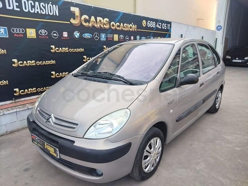 Usado Citroën Xsara Picasso Exclusive 90 CV (66 kW) 2006 Beige Monovolumen