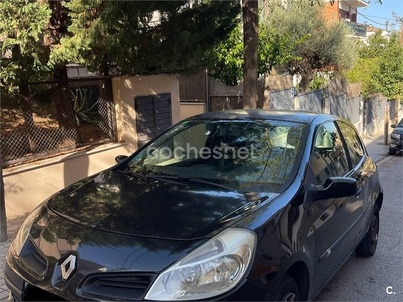 Negro Usado 2007 Renault Clio II Authentique Berlina | 3200 € (Precio justo) - Imagen 1/4