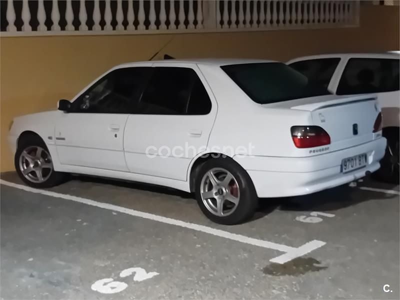 Usado Peugeot 306 90 CV (66 kW) 2002 Blanco Berlina