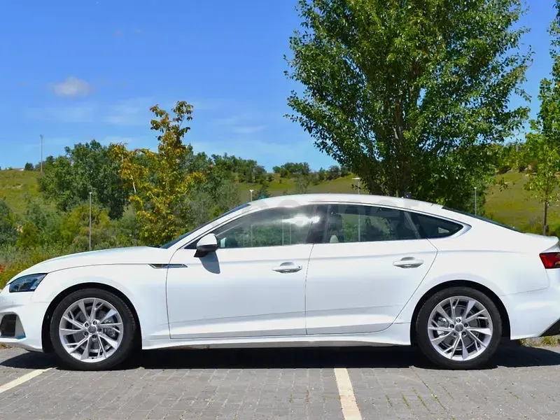 Usado Audi A5 Sportback Advanced 163 CV (119 kW) 2020 Blanco Utilitario