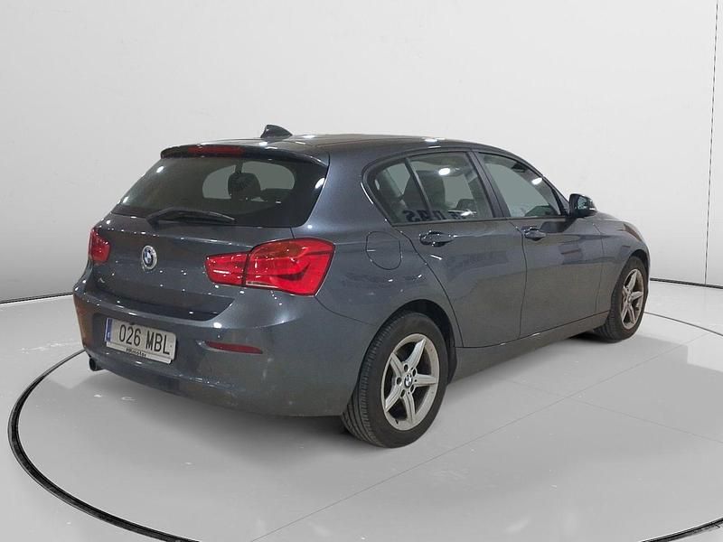 Usado BMW 116 Advantage 116 CV (85 kW) 2018 Gris Utilitario