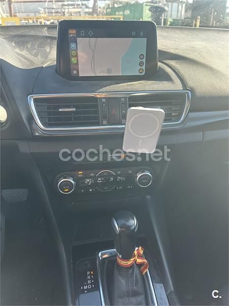 Usado Mazda 3 Luxury 150 CV (110 kW) 2017 Gris / plata Berlina