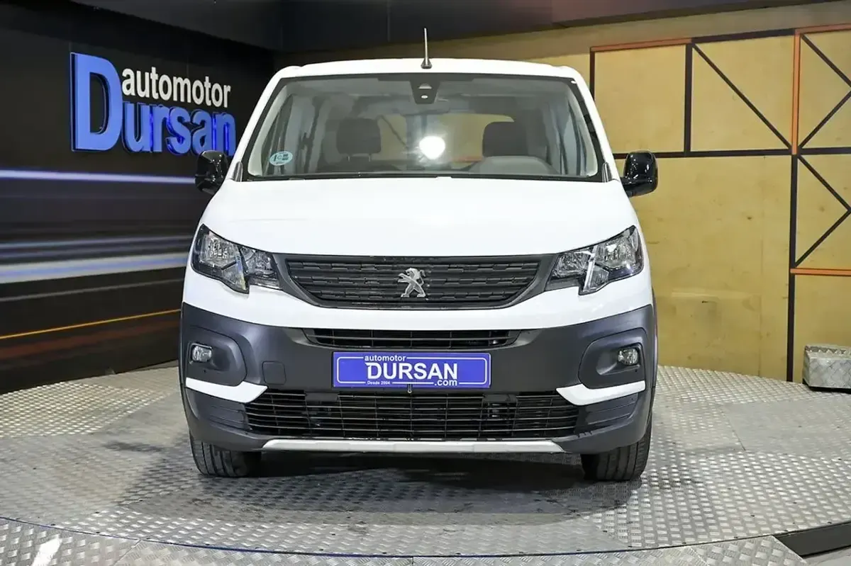 Usado Peugeot Rifter Active 100 CV (73 kW) 2022 Blanco Monovolumen