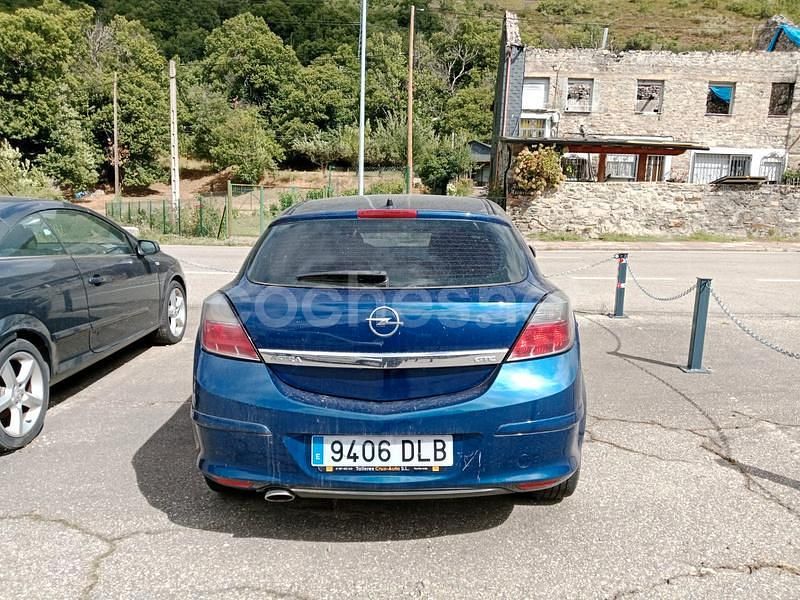 Usado Opel Astra GTC Enjoy 105 CV (77 kW) 2005 Azul Berlina