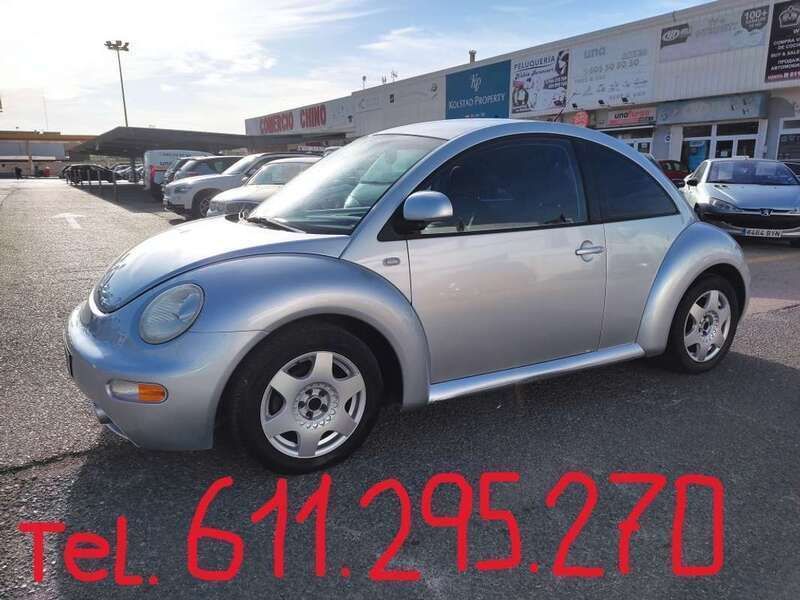 Usado VW Beetle 116 CV (85 kW) 2002 Plateado Utilitario
